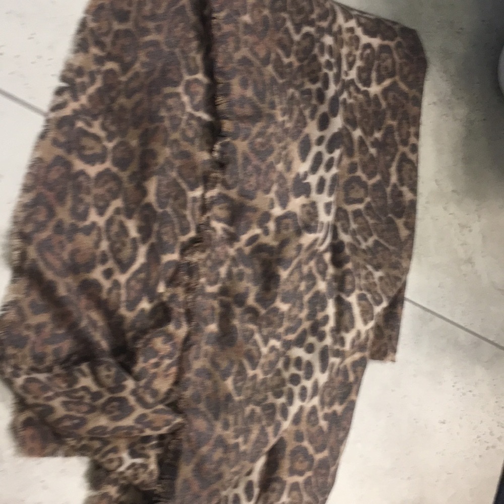 Leopard print scarf